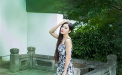 缓慢而坚定地深入公主内部